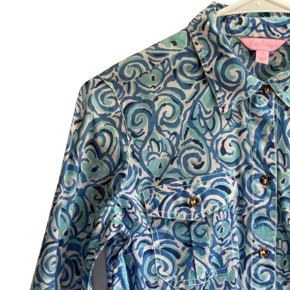 Lily Pulitzer Cruiser Blue Chasing Tail Button Up. Size 2 - Picture 5 of 16